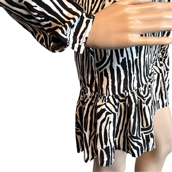 Betsey Johnson Size XS NWT Black White Zebra Print Ruffle Hem Dress (042) - Picture 5 of 11